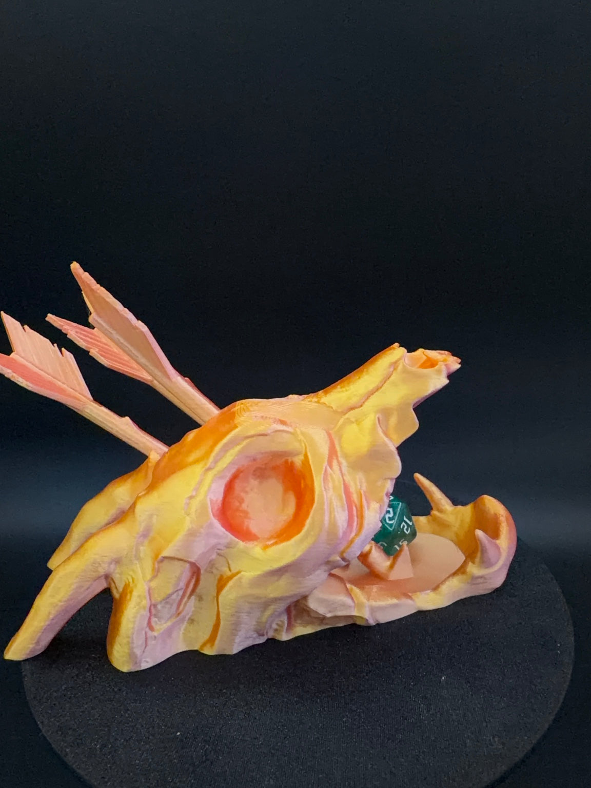 Side profile of skull dice tower and tray